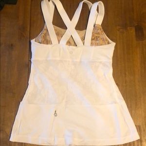 Lululemon tank tap